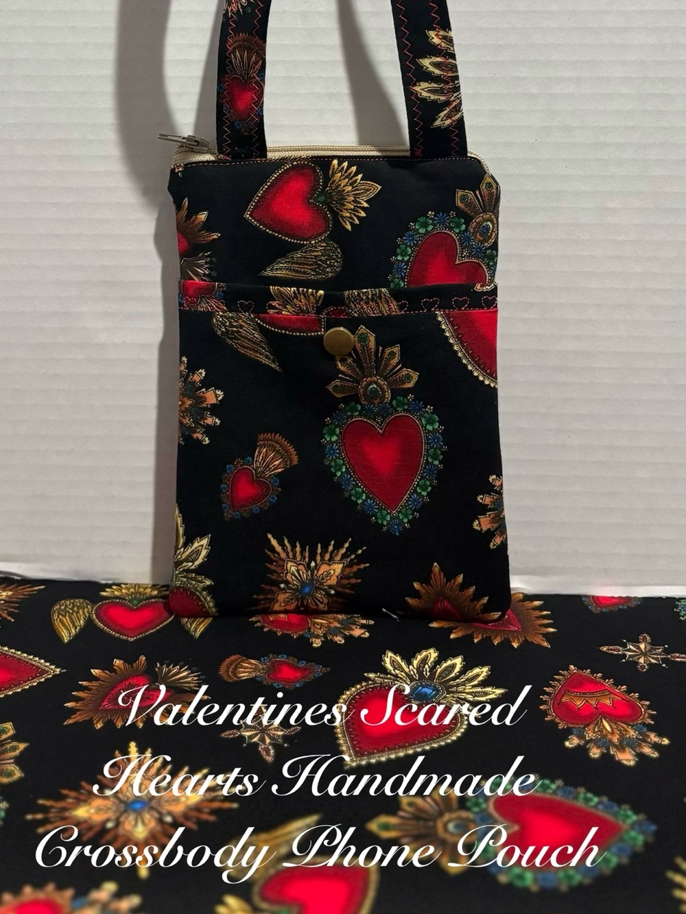 FESTIVE SCARED LITTLE QUEEN OF HEARTS HANDMADE CROSSBODY PHONE POUCH